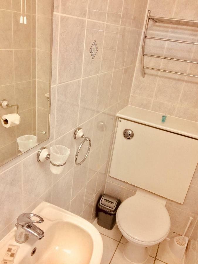 Trevelyan Hotel Ilford Extérieur photo